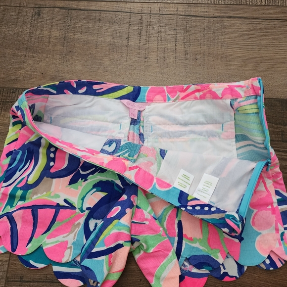 Lilly Pulitzer Magnolia Shorts Multi Exotic Garden Blue Size 2 Scalloped Hem - Picture 5 of 8